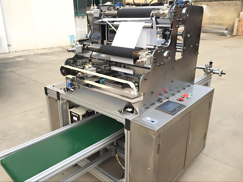 Machine de découpe transversale par ultrasons