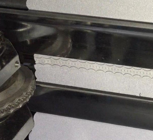 Machine de découpe transversale par ultrasons