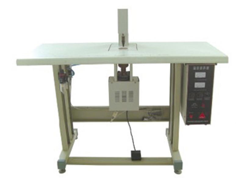 Machine de soudure ultrasons pour boucle de masque jetable