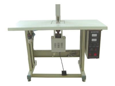 Machine de soudure ultrasons pour boucle de masque jetable